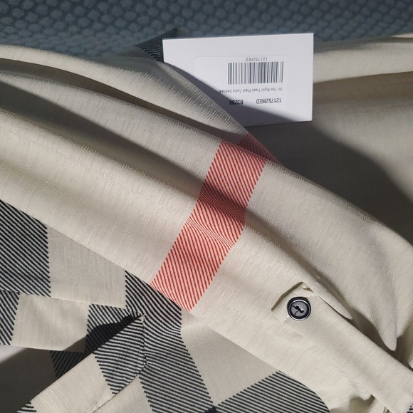 Pink Lily V-Neck Top - Picture 7 of 8